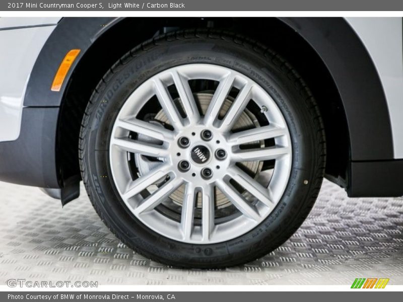 Light White / Carbon Black 2017 Mini Countryman Cooper S
