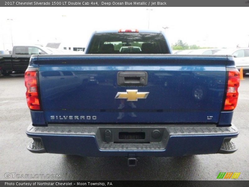 Deep Ocean Blue Metallic / Jet Black 2017 Chevrolet Silverado 1500 LT Double Cab 4x4