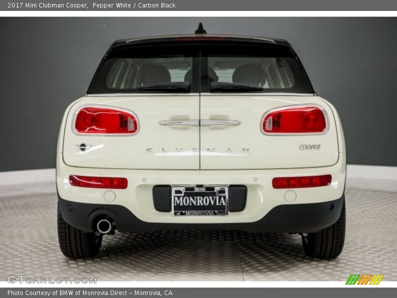 Pepper White / Carbon Black 2017 Mini Clubman Cooper