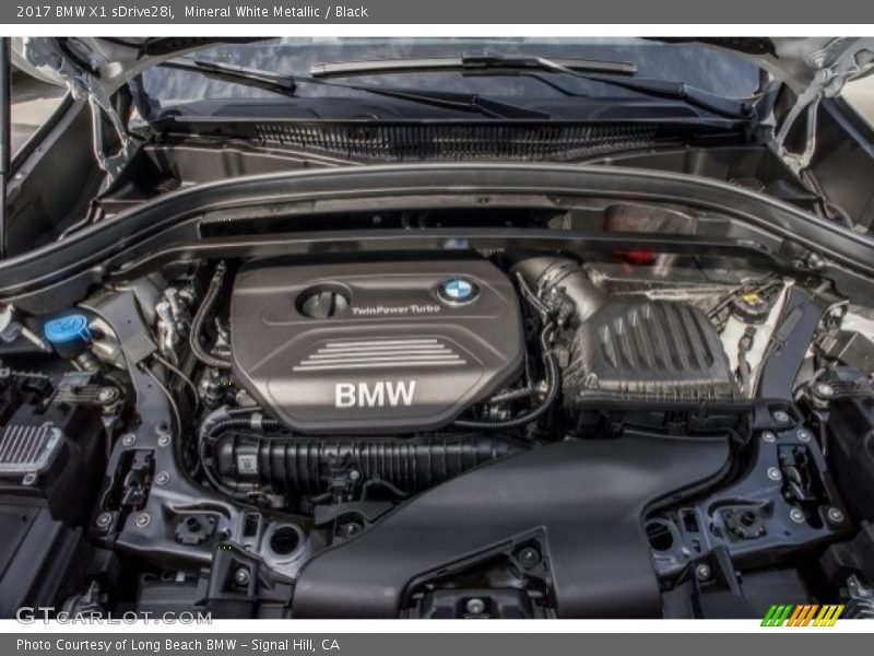 Mineral White Metallic / Black 2017 BMW X1 sDrive28i
