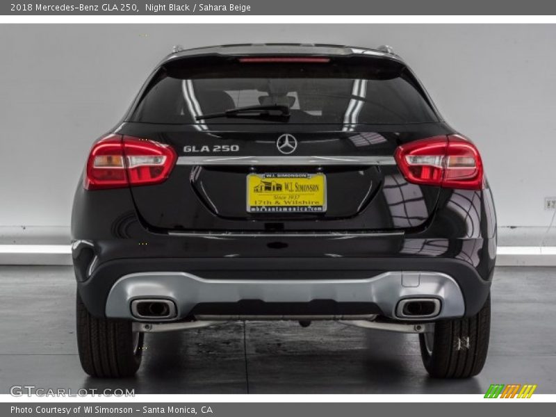 Night Black / Sahara Beige 2018 Mercedes-Benz GLA 250