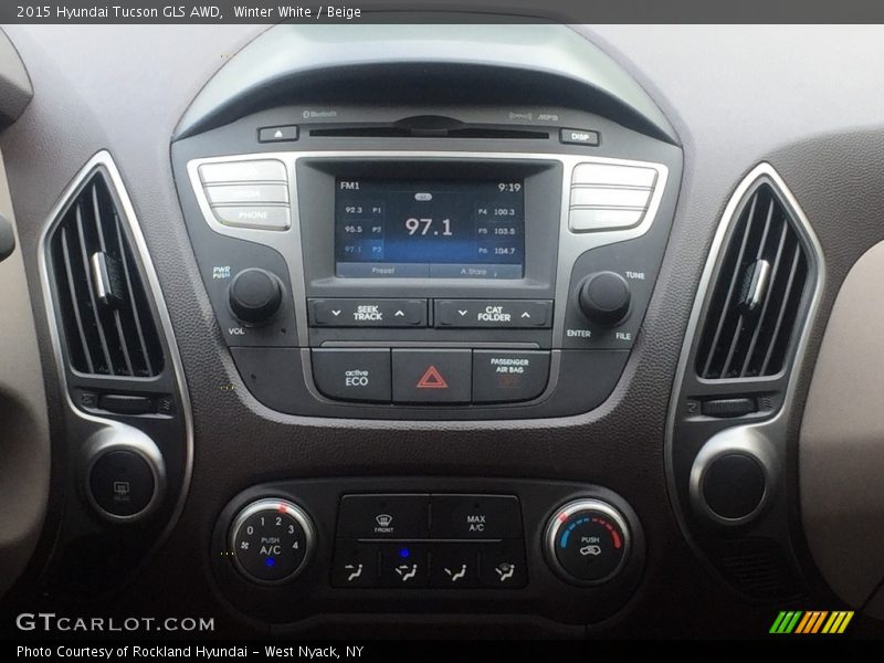 Winter White / Beige 2015 Hyundai Tucson GLS AWD