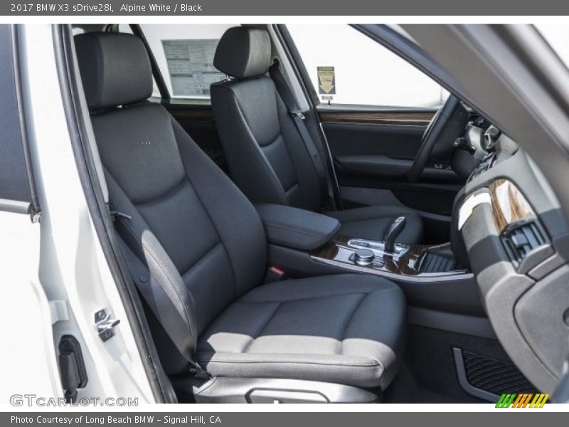 Alpine White / Black 2017 BMW X3 sDrive28i