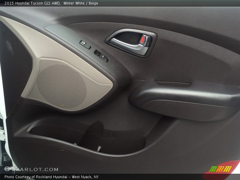 Winter White / Beige 2015 Hyundai Tucson GLS AWD