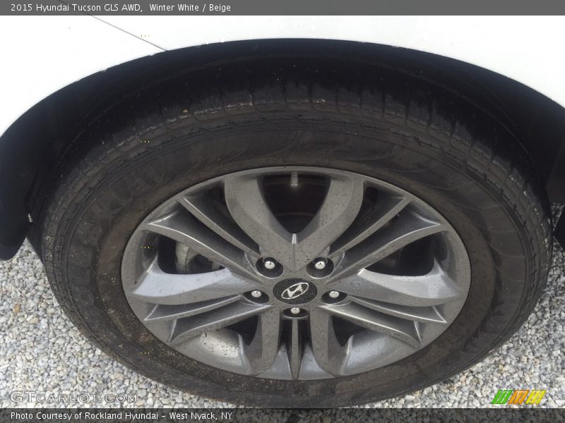Winter White / Beige 2015 Hyundai Tucson GLS AWD