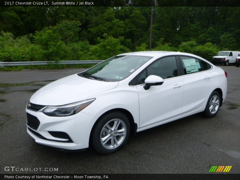 Summit White / Jet Black 2017 Chevrolet Cruze LT