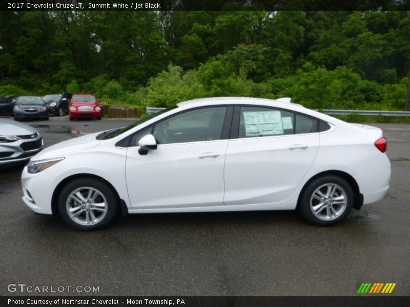 Summit White / Jet Black 2017 Chevrolet Cruze LT