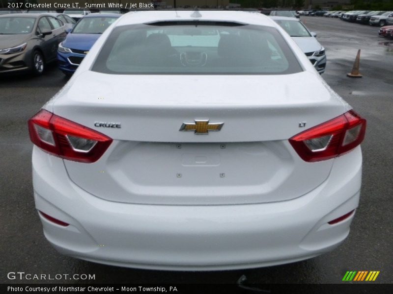 Summit White / Jet Black 2017 Chevrolet Cruze LT