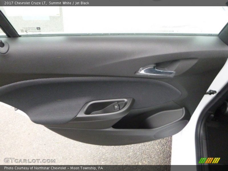 Summit White / Jet Black 2017 Chevrolet Cruze LT