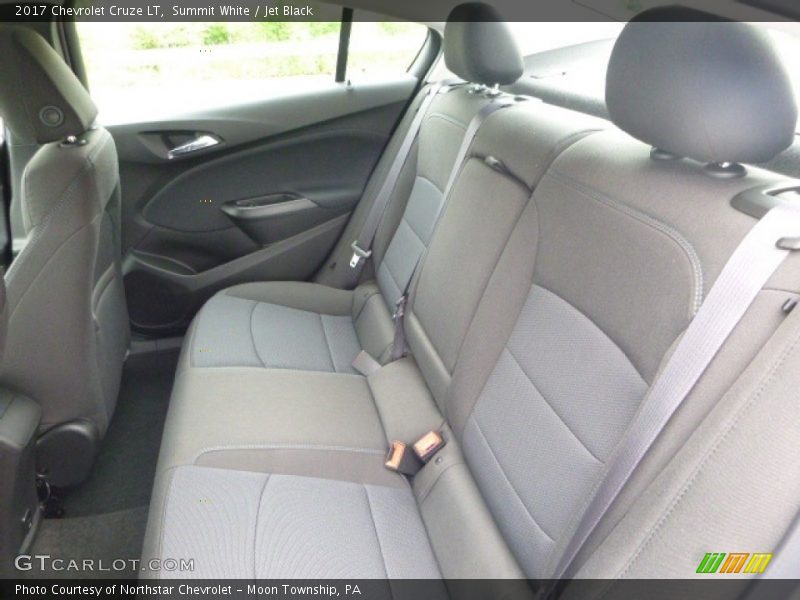 Summit White / Jet Black 2017 Chevrolet Cruze LT