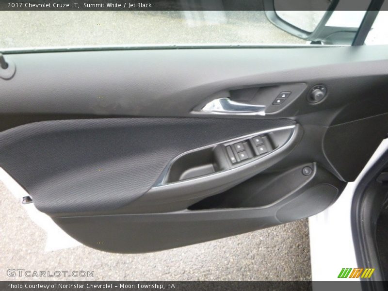 Summit White / Jet Black 2017 Chevrolet Cruze LT