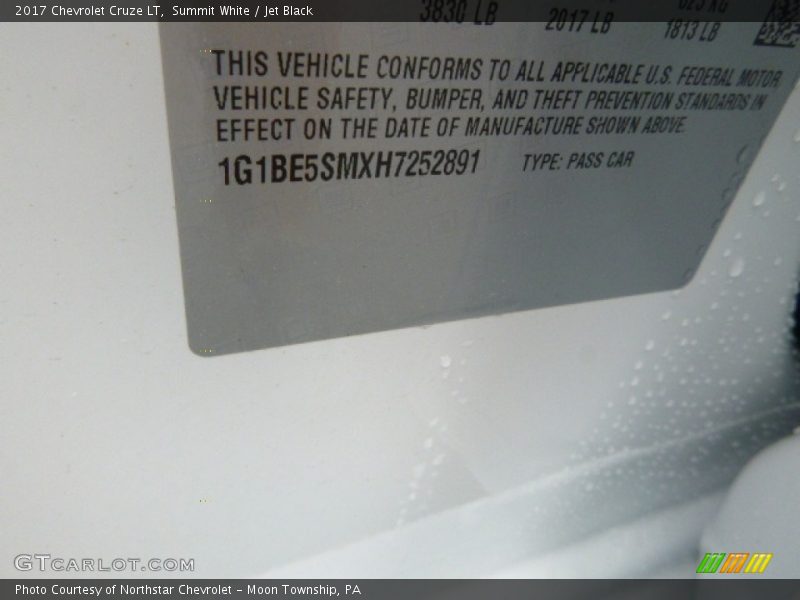 Summit White / Jet Black 2017 Chevrolet Cruze LT