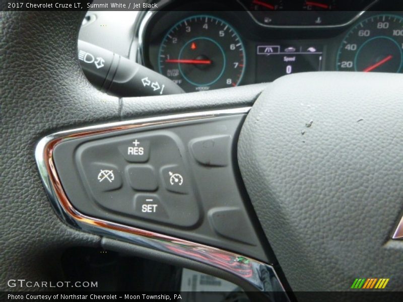 Summit White / Jet Black 2017 Chevrolet Cruze LT