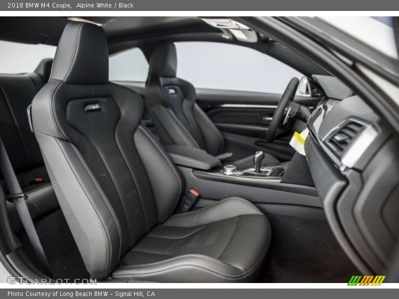Alpine White / Black 2018 BMW M4 Coupe