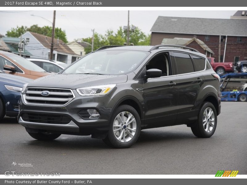 Magnetic / Charcoal Black 2017 Ford Escape SE 4WD