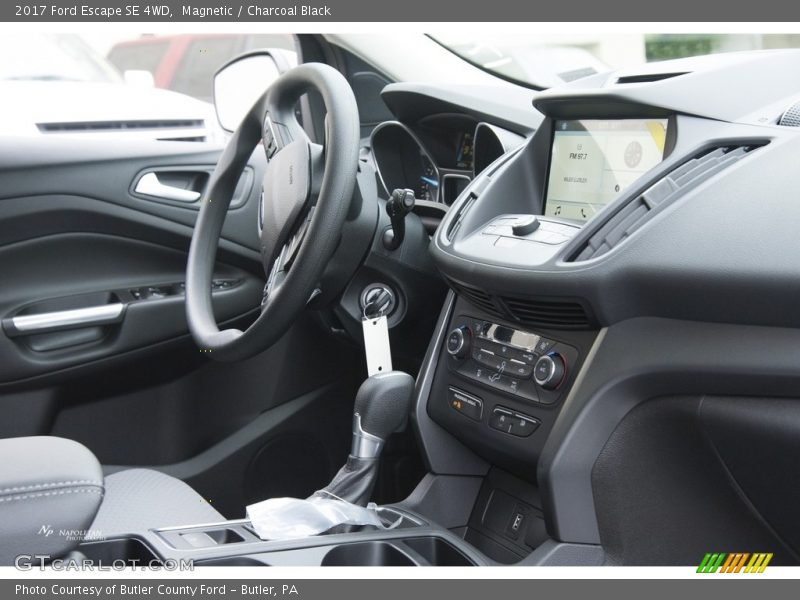 Magnetic / Charcoal Black 2017 Ford Escape SE 4WD