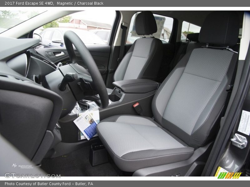 Magnetic / Charcoal Black 2017 Ford Escape SE 4WD