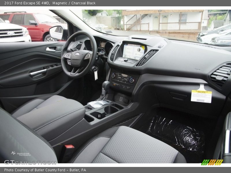 Magnetic / Charcoal Black 2017 Ford Escape SE 4WD