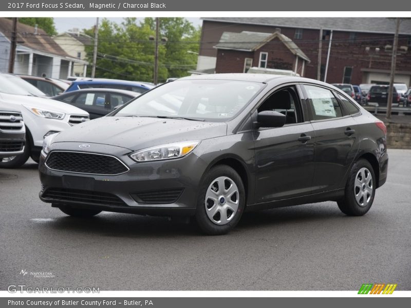 Magnetic / Charcoal Black 2017 Ford Focus S Sedan