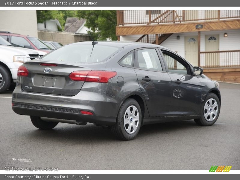 Magnetic / Charcoal Black 2017 Ford Focus S Sedan