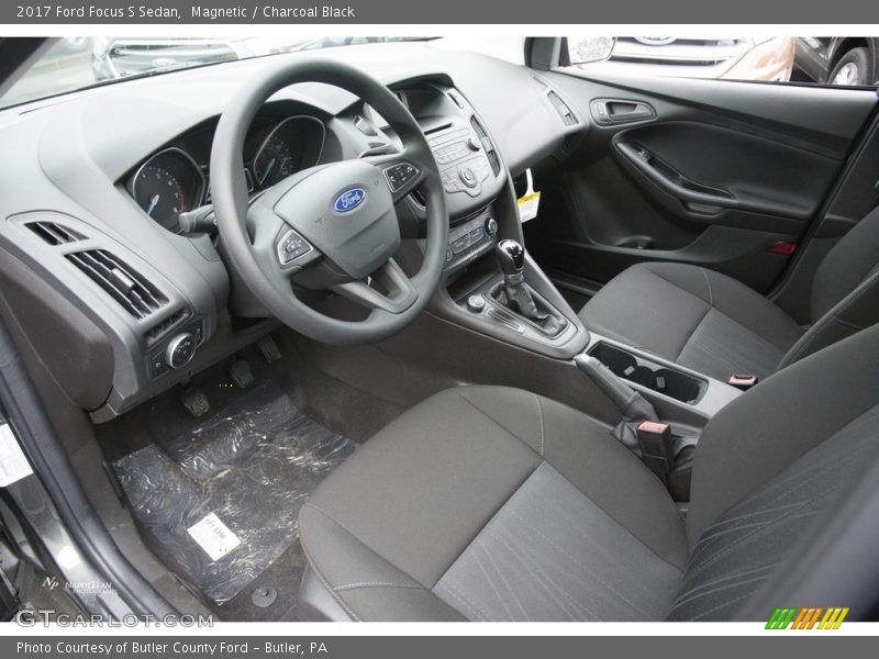 Magnetic / Charcoal Black 2017 Ford Focus S Sedan