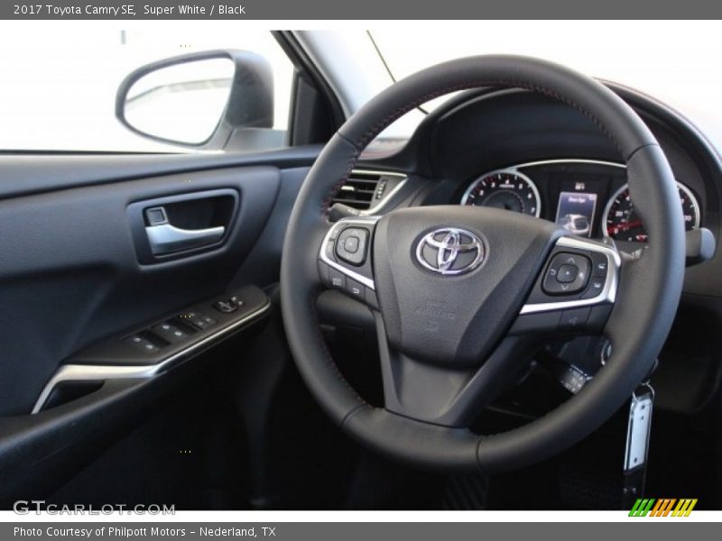Super White / Black 2017 Toyota Camry SE