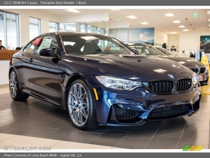 Front 3/4 View of 2017 M4 Coupe