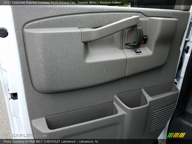 Summit White / Medium Pewter 2017 Chevrolet Express Cutaway 4500 Moving Van
