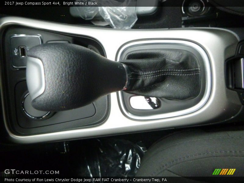 Bright White / Black 2017 Jeep Compass Sport 4x4