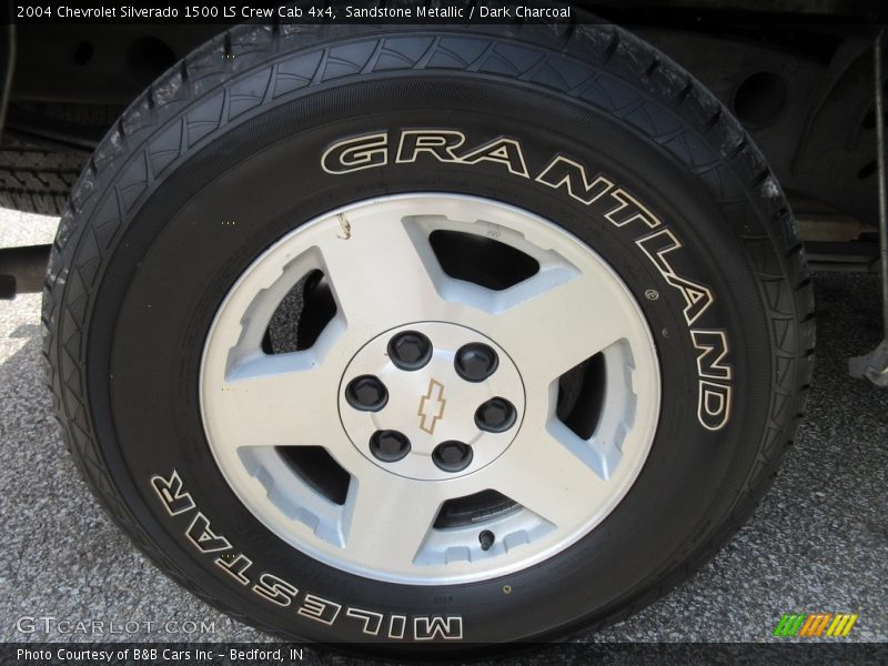 Sandstone Metallic / Dark Charcoal 2004 Chevrolet Silverado 1500 LS Crew Cab 4x4