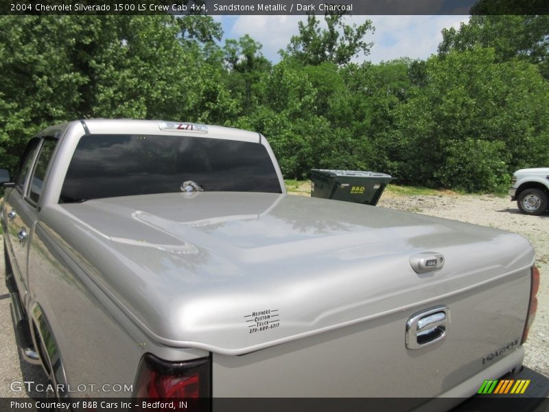 Sandstone Metallic / Dark Charcoal 2004 Chevrolet Silverado 1500 LS Crew Cab 4x4