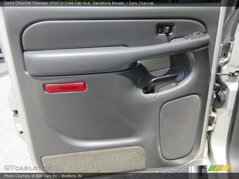 Sandstone Metallic / Dark Charcoal 2004 Chevrolet Silverado 1500 LS Crew Cab 4x4