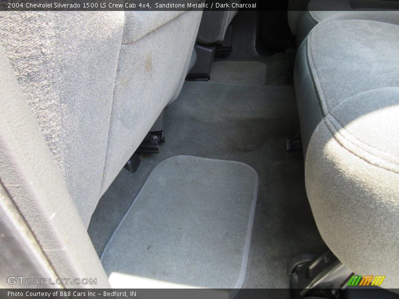Sandstone Metallic / Dark Charcoal 2004 Chevrolet Silverado 1500 LS Crew Cab 4x4