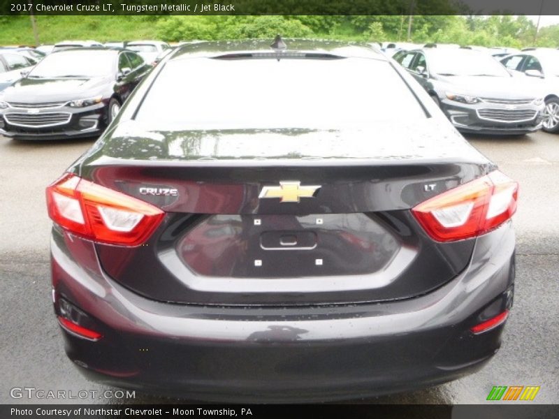 Tungsten Metallic / Jet Black 2017 Chevrolet Cruze LT