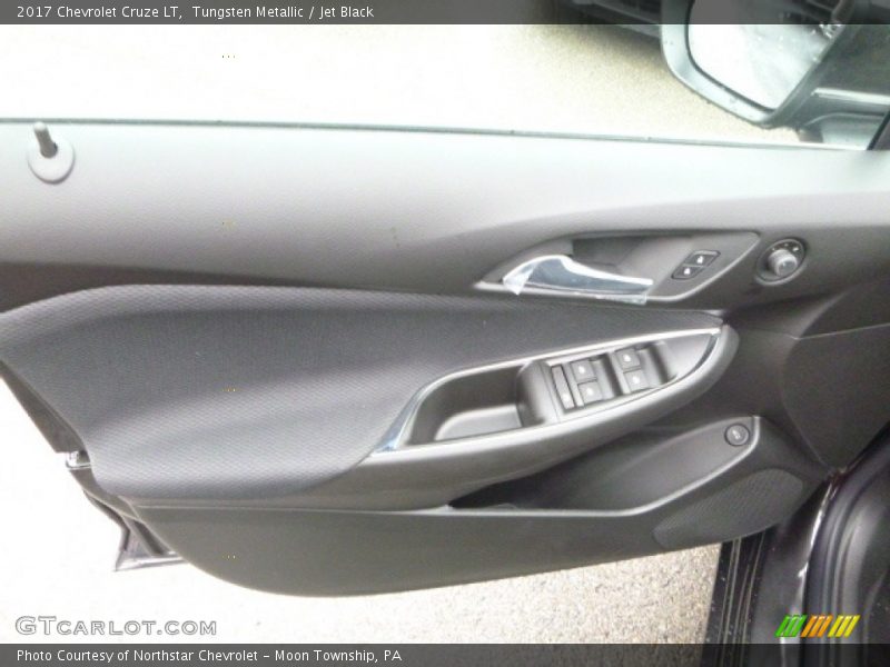 Tungsten Metallic / Jet Black 2017 Chevrolet Cruze LT
