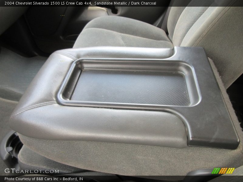 Sandstone Metallic / Dark Charcoal 2004 Chevrolet Silverado 1500 LS Crew Cab 4x4