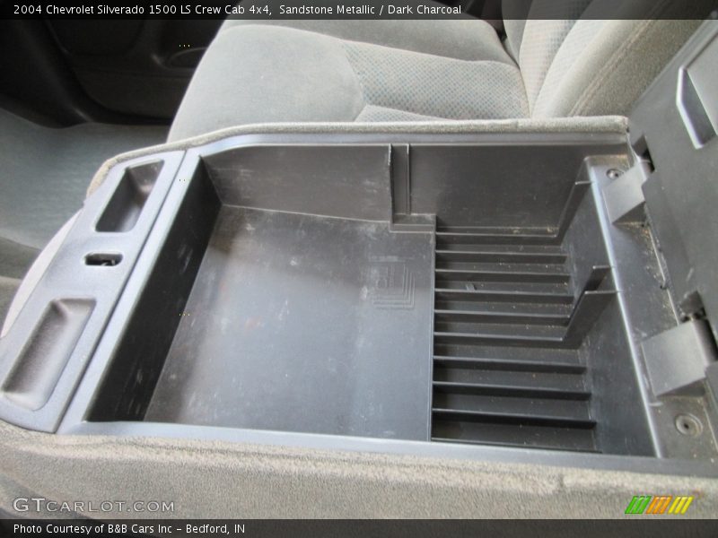 Sandstone Metallic / Dark Charcoal 2004 Chevrolet Silverado 1500 LS Crew Cab 4x4