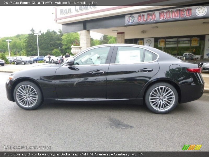 Vulcano Black Metallic / Tan 2017 Alfa Romeo Giulia Ti AWD