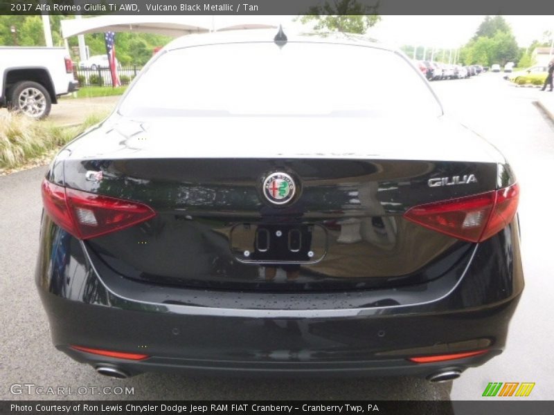 Vulcano Black Metallic / Tan 2017 Alfa Romeo Giulia Ti AWD