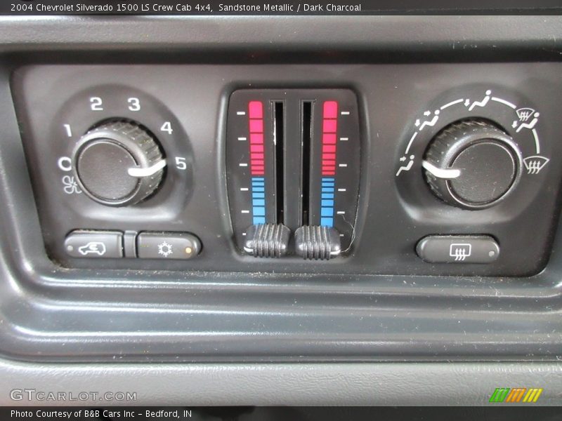 Sandstone Metallic / Dark Charcoal 2004 Chevrolet Silverado 1500 LS Crew Cab 4x4