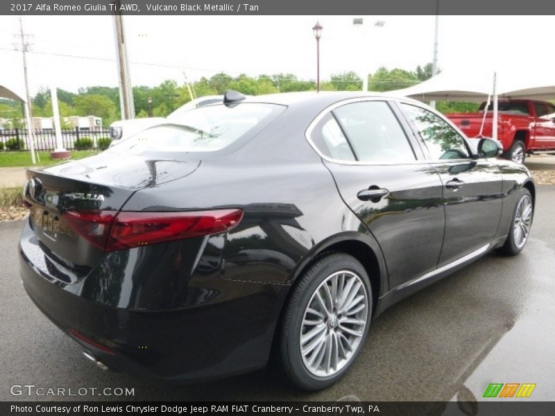 Vulcano Black Metallic / Tan 2017 Alfa Romeo Giulia Ti AWD