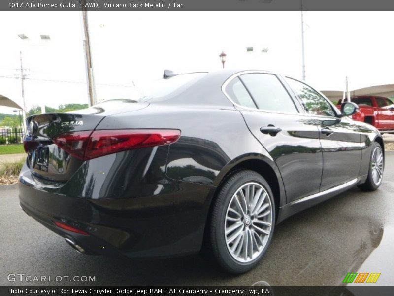 Vulcano Black Metallic / Tan 2017 Alfa Romeo Giulia Ti AWD