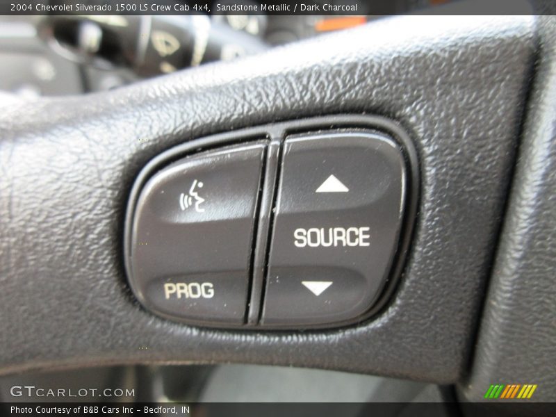 Sandstone Metallic / Dark Charcoal 2004 Chevrolet Silverado 1500 LS Crew Cab 4x4
