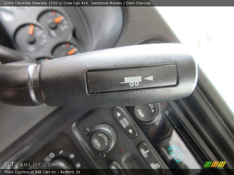 Sandstone Metallic / Dark Charcoal 2004 Chevrolet Silverado 1500 LS Crew Cab 4x4