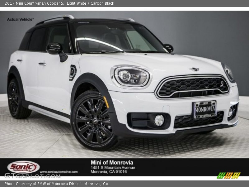 Light White / Carbon Black 2017 Mini Countryman Cooper S