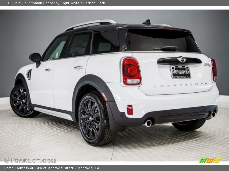 Light White / Carbon Black 2017 Mini Countryman Cooper S