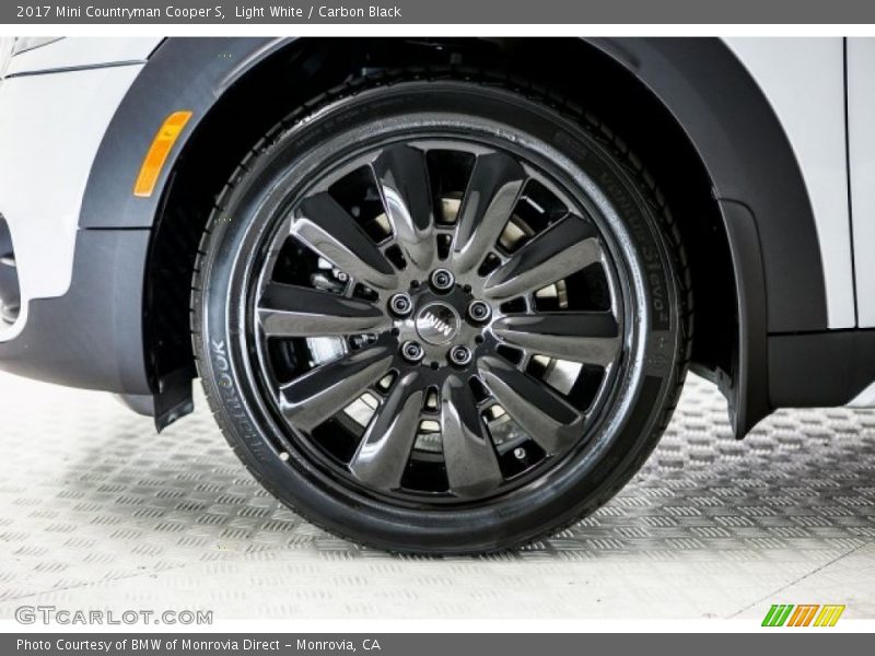 Light White / Carbon Black 2017 Mini Countryman Cooper S