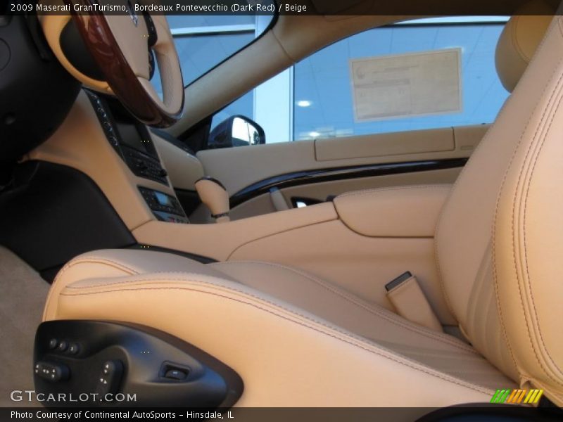 Bordeaux Pontevecchio (Dark Red) / Beige 2009 Maserati GranTurismo