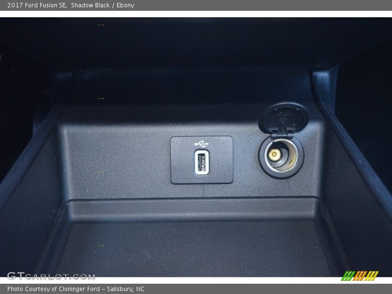 Shadow Black / Ebony 2017 Ford Fusion SE