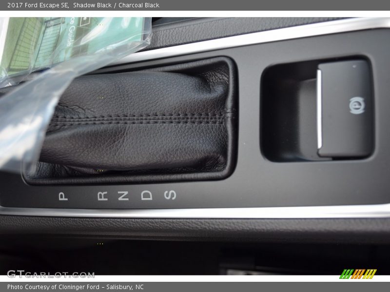 Shadow Black / Charcoal Black 2017 Ford Escape SE